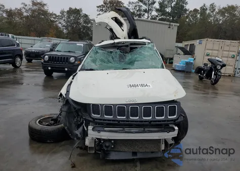 2020 Jeep Compass Latitude z USA, uszkodzony, nr VIN 3C4NJCBB6LT247162